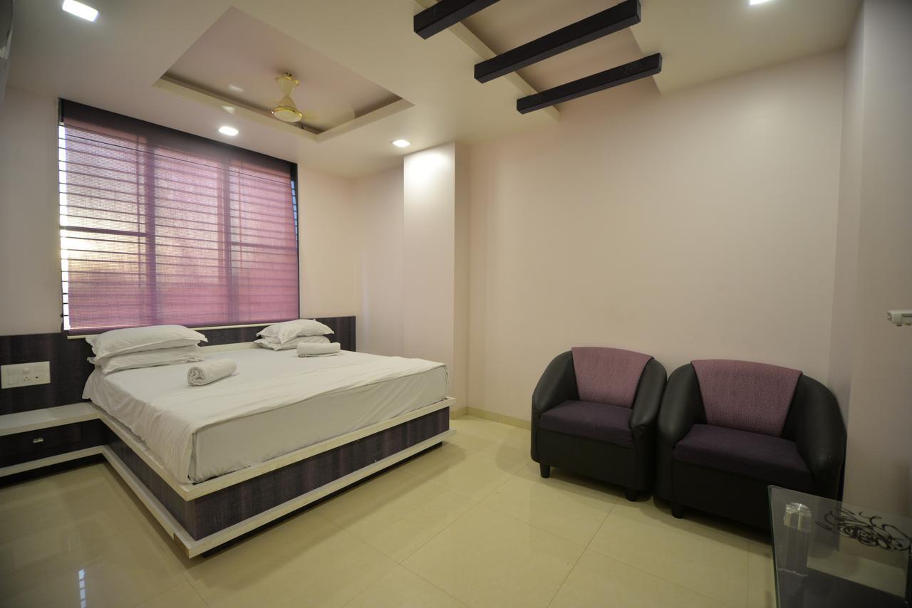 Hotel Radhe Krishna Solapur Exterior foto
