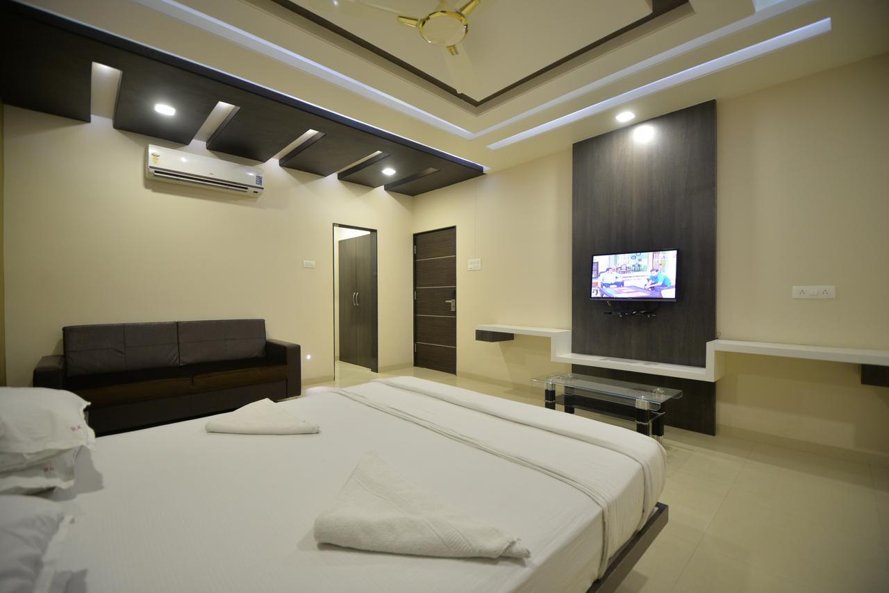 Hotel Radhe Krishna Solapur Exterior foto